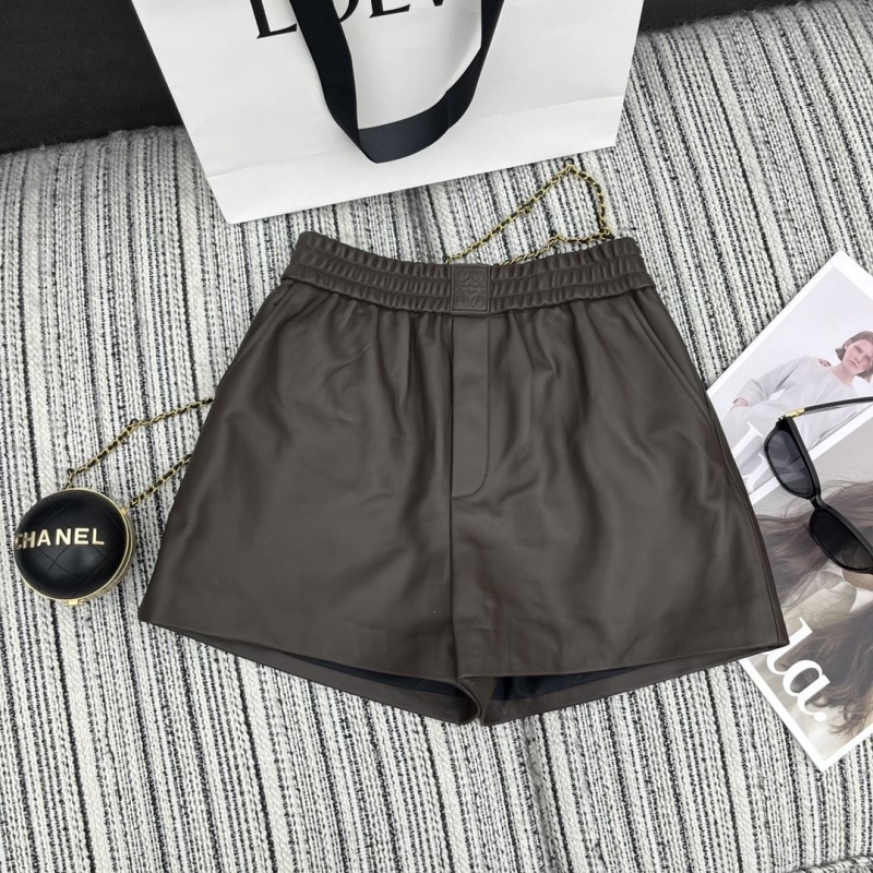 l*ew* shorts
